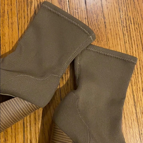 Short Stretch Boots - Picture 6 of 6